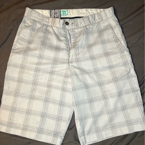 Volcom Frickin Plaid 22in shorts size 32 - Picture 3 of 6